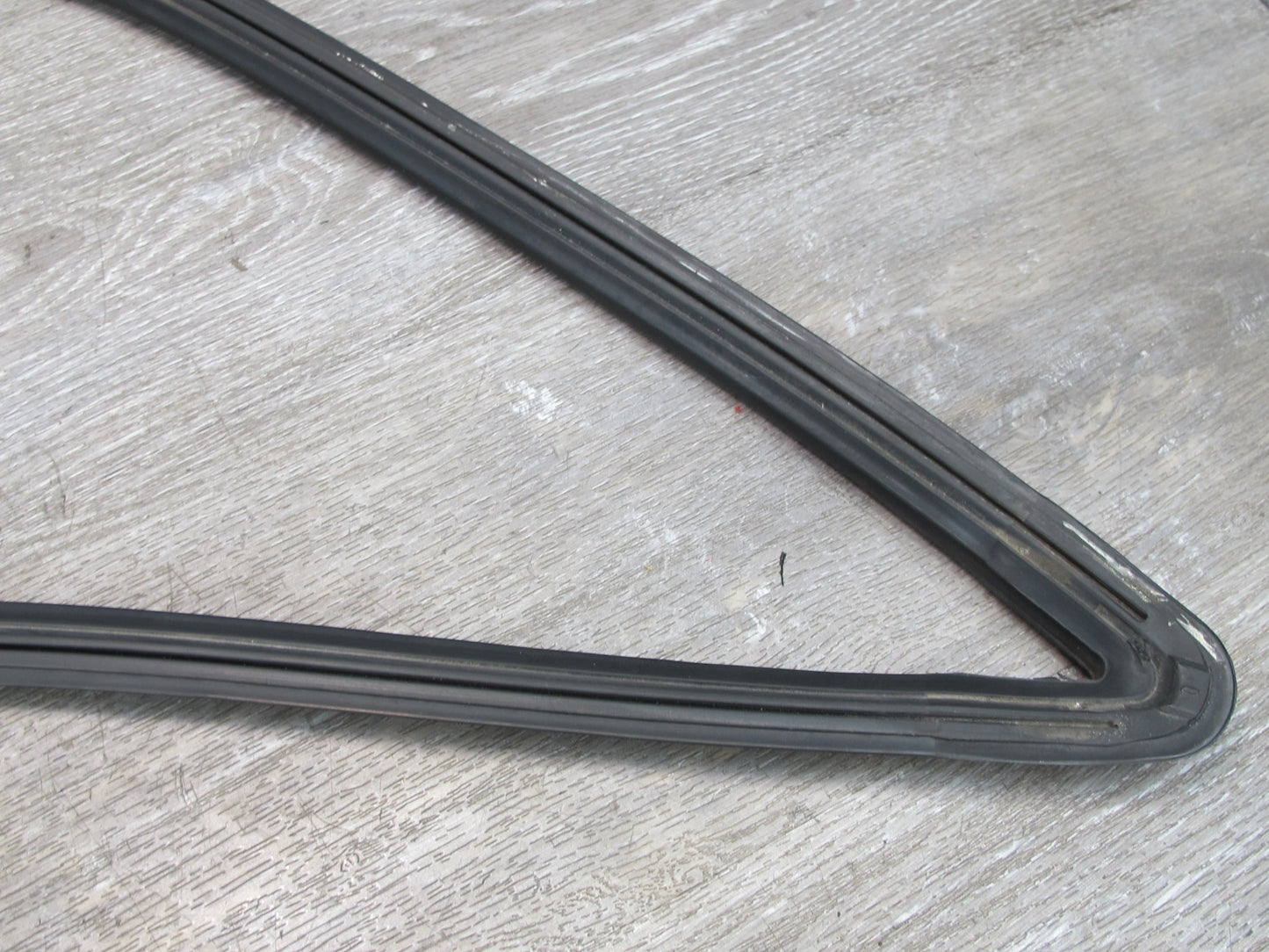 1983-1991 Porsche 928 S Rear Left Side Quarter Glass Weatherstrip Rubber Seal