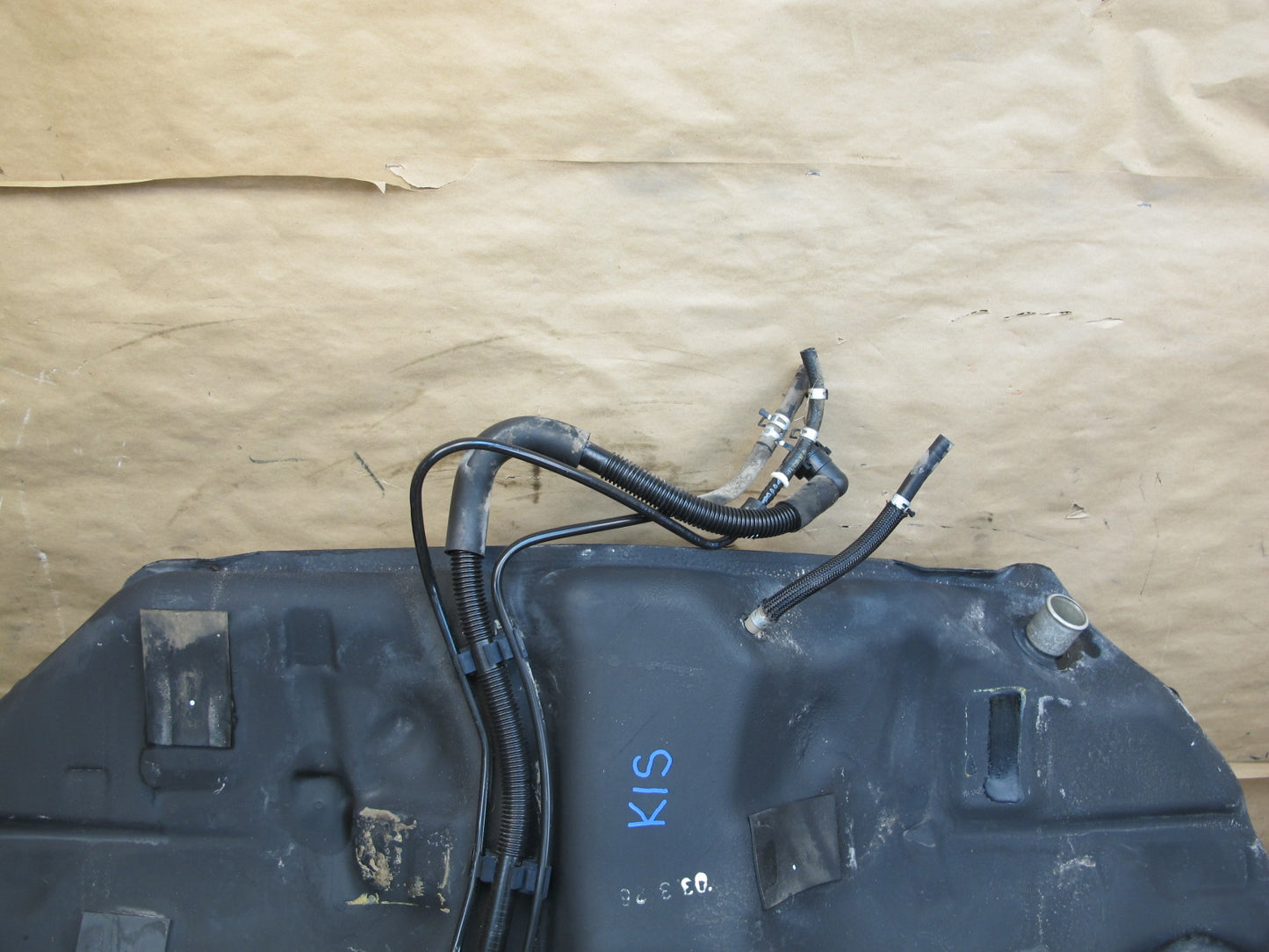 01-05 Lexus JCE10L IS300 Sedan Fuel Tank Unit w Level Sensor  OEM