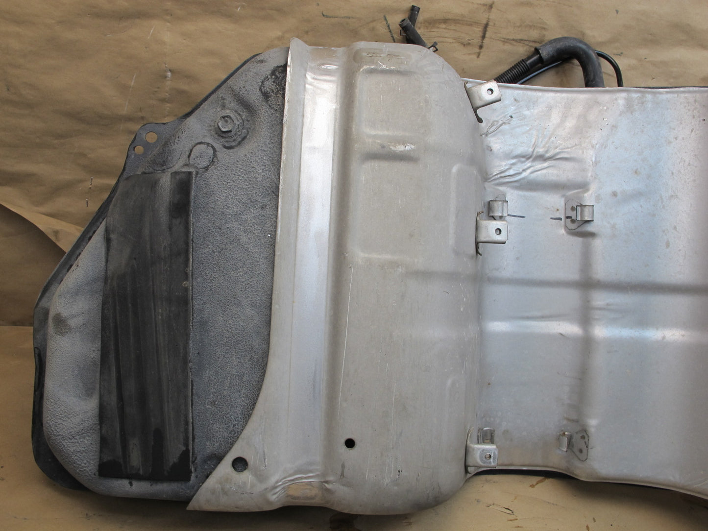 01-05 Lexus JCE10L IS300 Sedan Fuel Tank Unit w Level Sensor  OEM