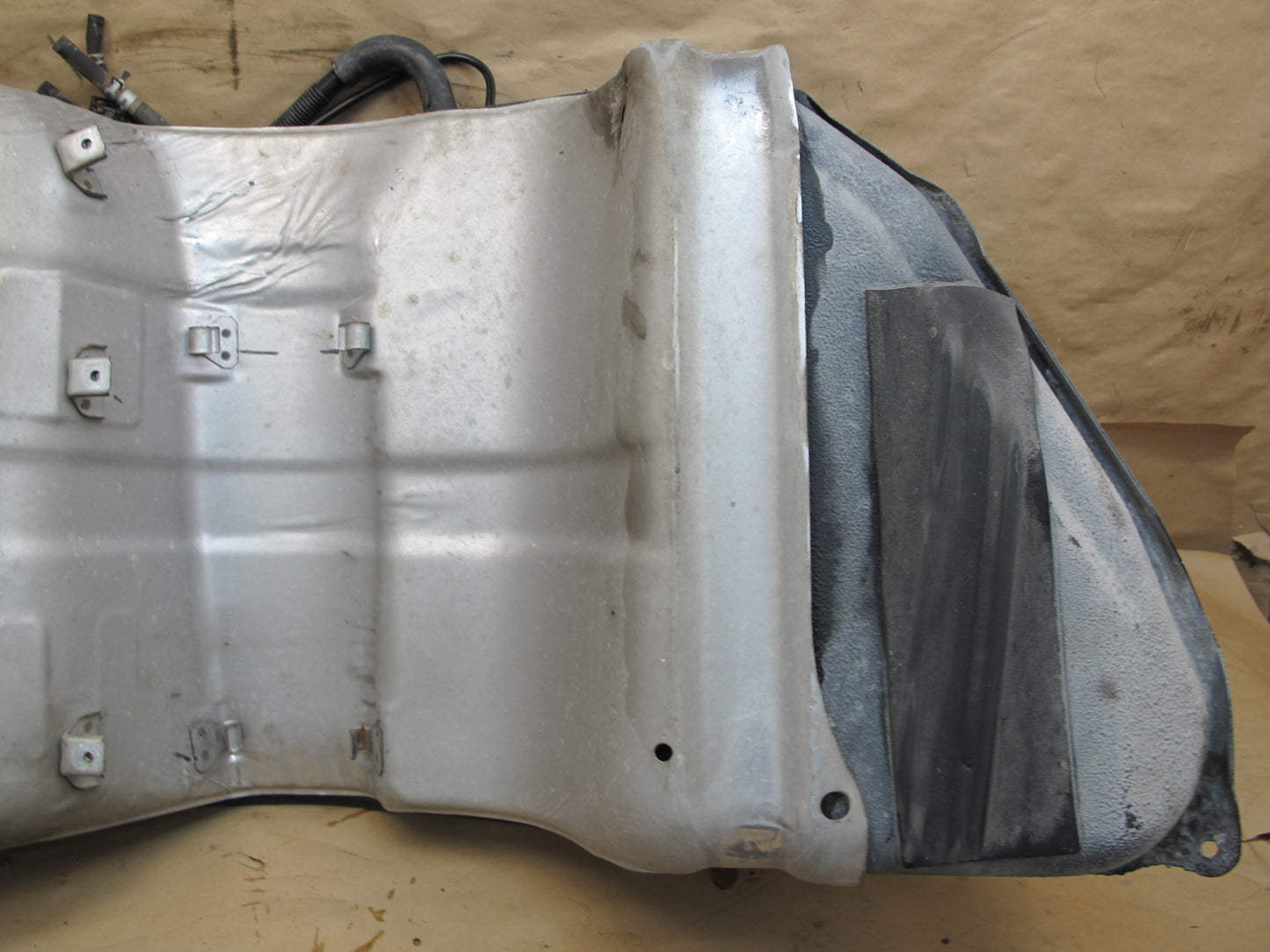 01-05 Lexus JCE10L IS300 Sedan Fuel Tank Unit w Level Sensor  OEM