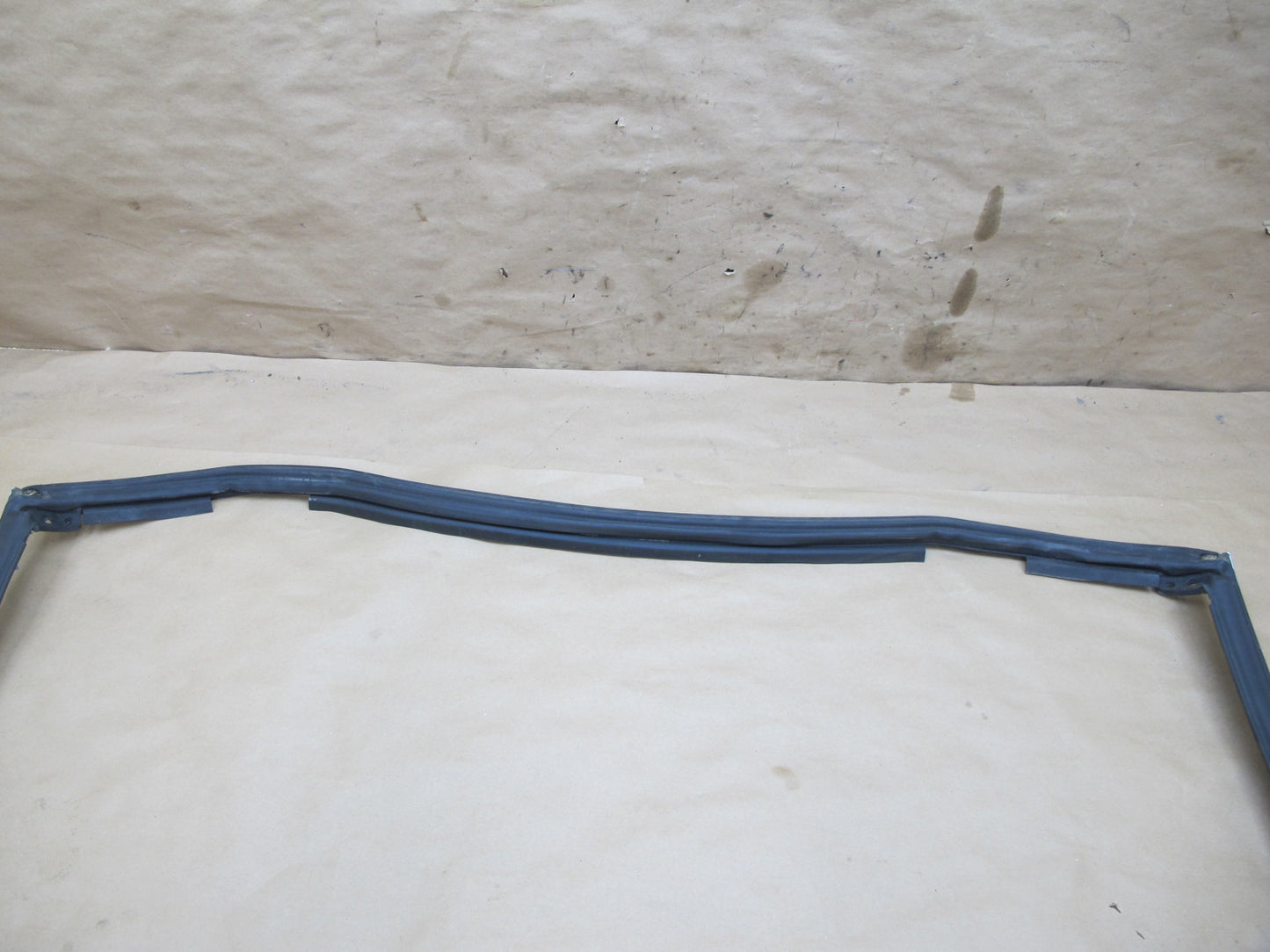 07-13 BMW E93 Convertible Front Hard TOP Weatherstrip Rubber Seal Gasket OEM