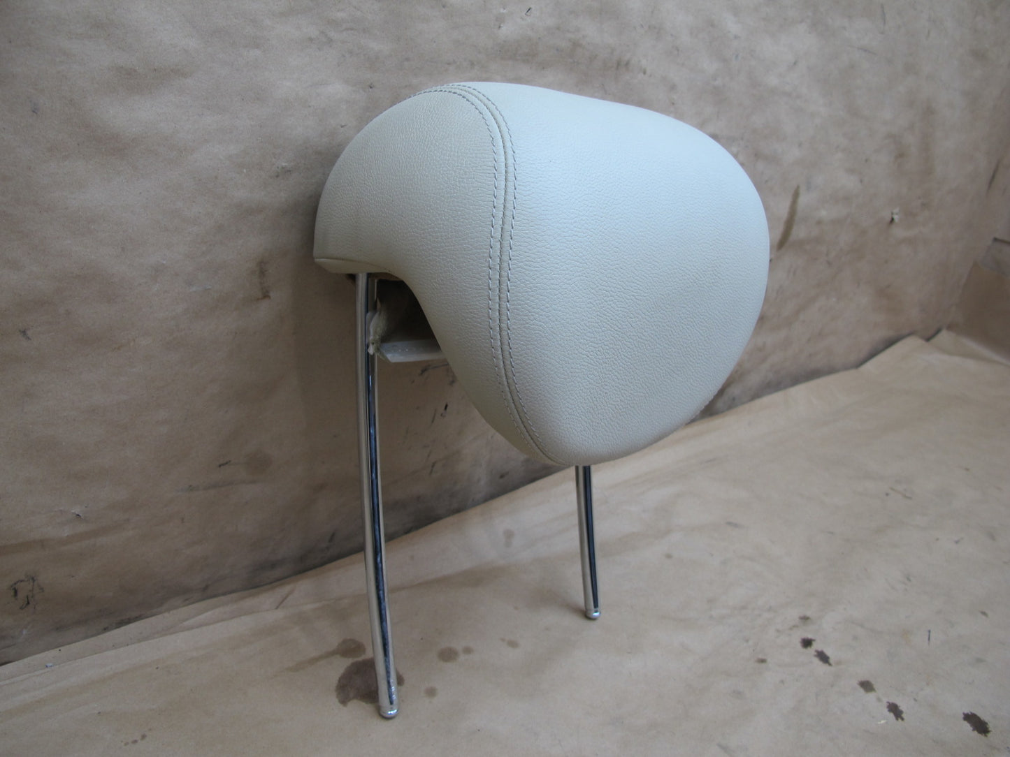 03-06 Mercedes R230 Sl-class Set of 2 Front Left & Right Leather Headrest OEM