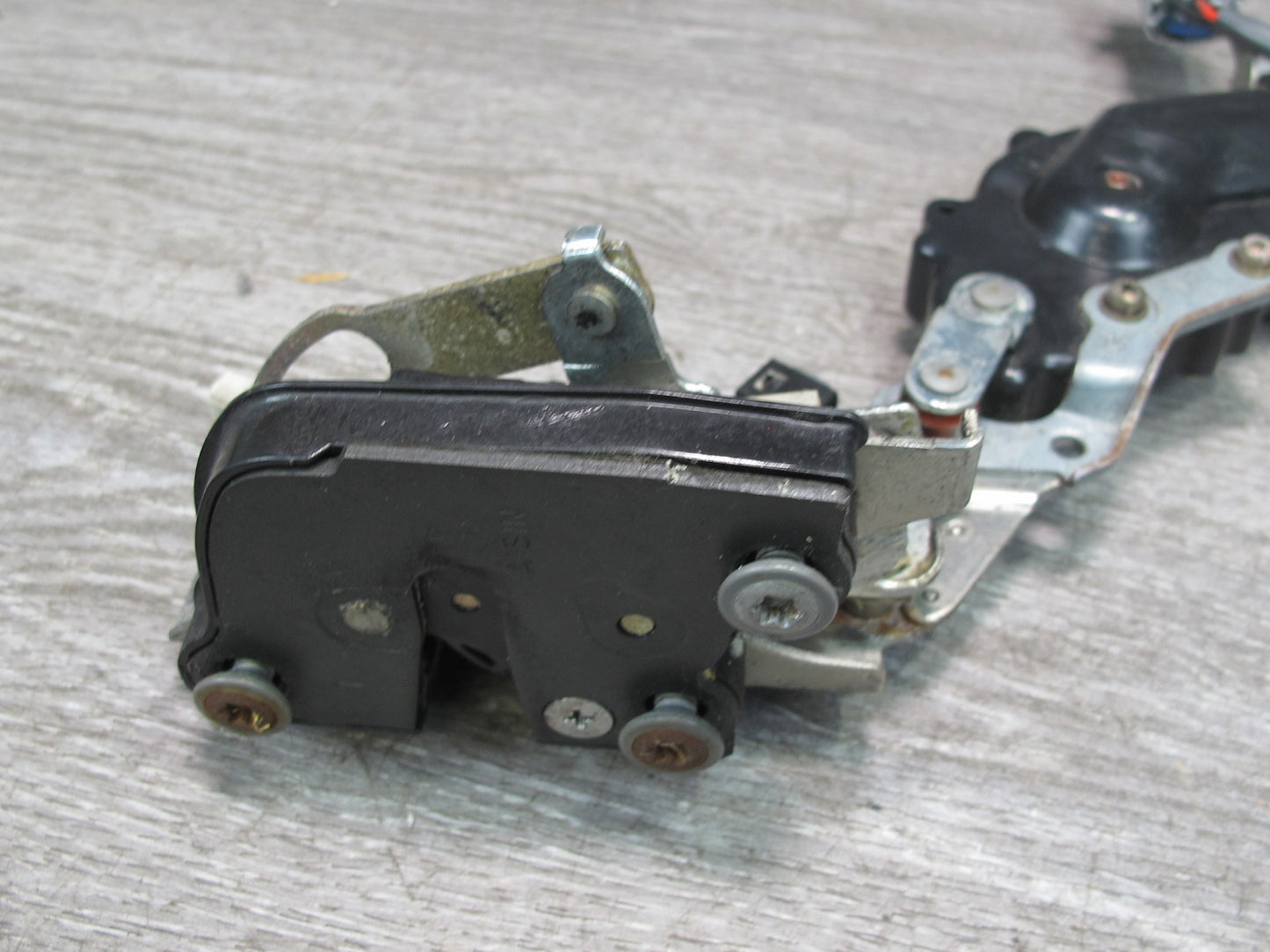 92-96 Toyota Cresta MARK2 JZX90 Rear Right Door Lock Latch Actuator OEM