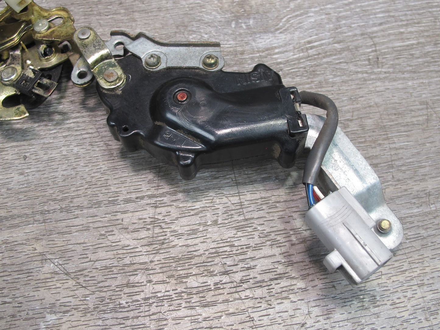 92-96 Toyota Cresta MARK2 JZX90 Rear Left Door Lock Latch Actuator OEM