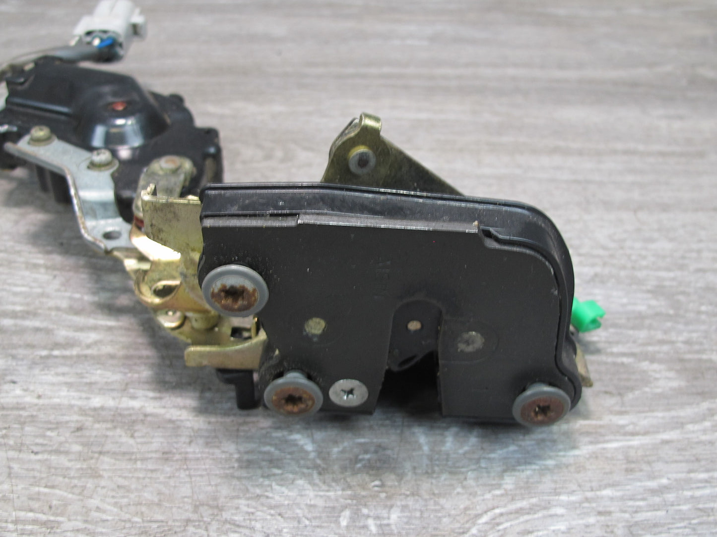 92-96 Toyota Cresta MARK2 JZX90 Rear Left Door Lock Latch Actuator OEM