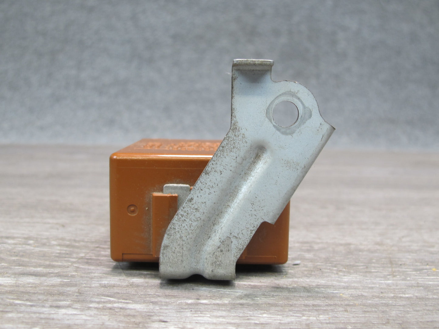 92-96 Toyota Cresta MARK2 JZX90 Windshield Wiper Relay Module 85940-22200 OEM