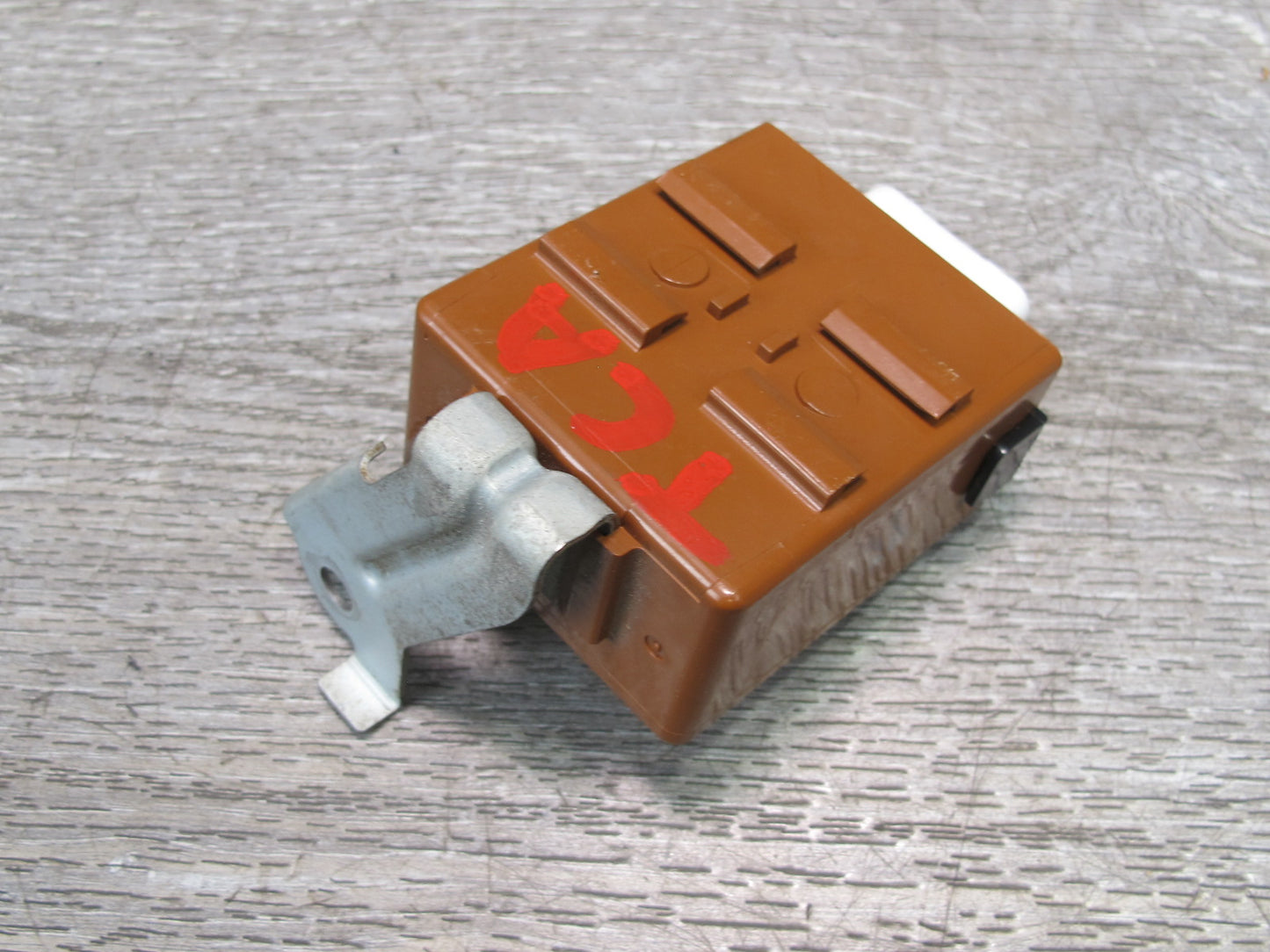 92-96 Toyota Cresta MARK2 JZX90 Windshield Wiper Relay Module 85940-22200 OEM