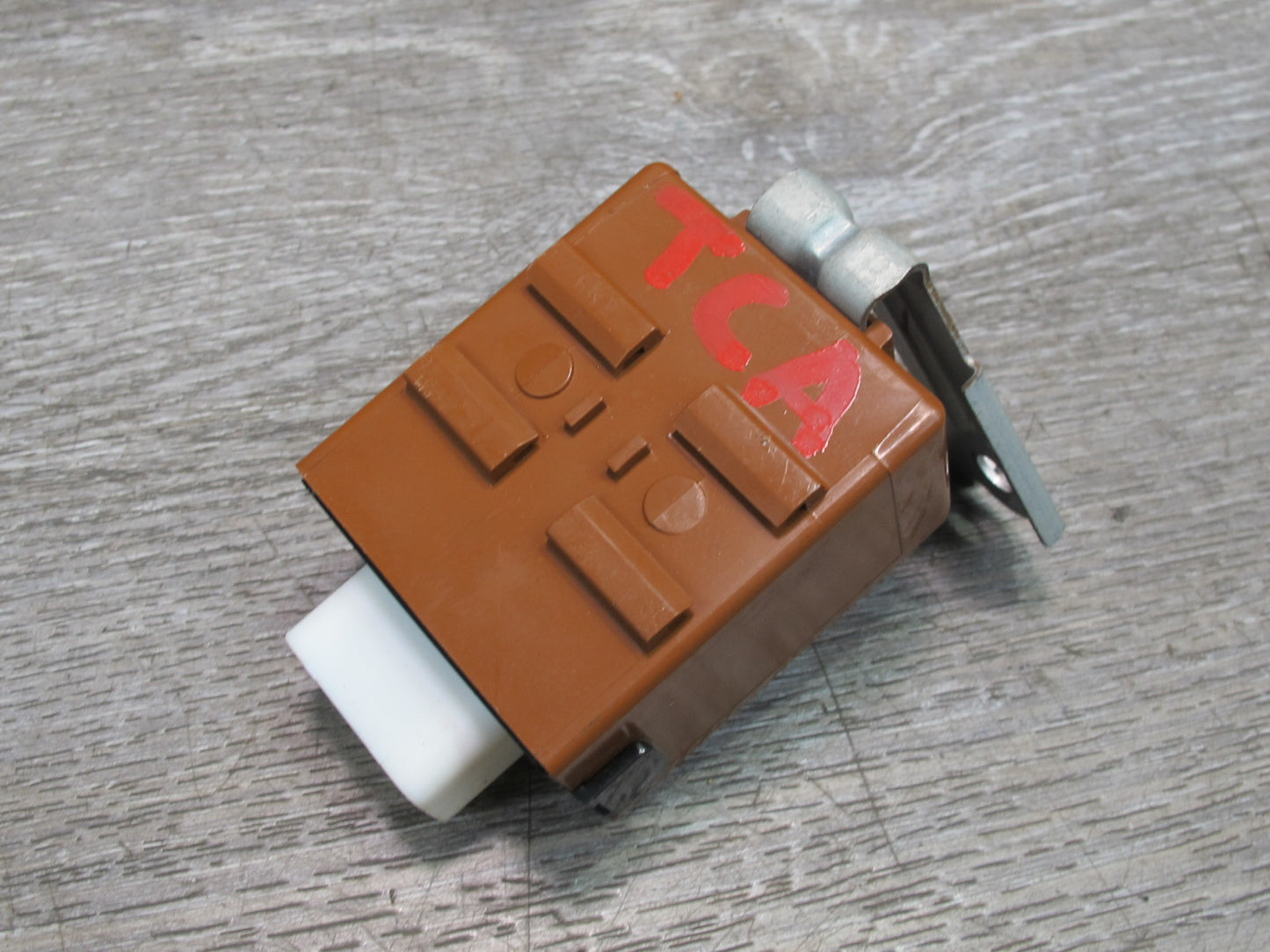 92-96 Toyota Cresta MARK2 JZX90 Windshield Wiper Relay Module 85940-22200 OEM