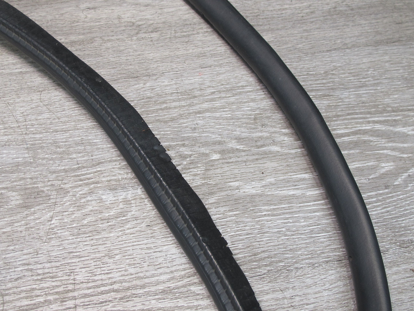 2006-2012 Bentley Flying Spur Front Hood Bonnet Weatherstrip Rubber Seal
