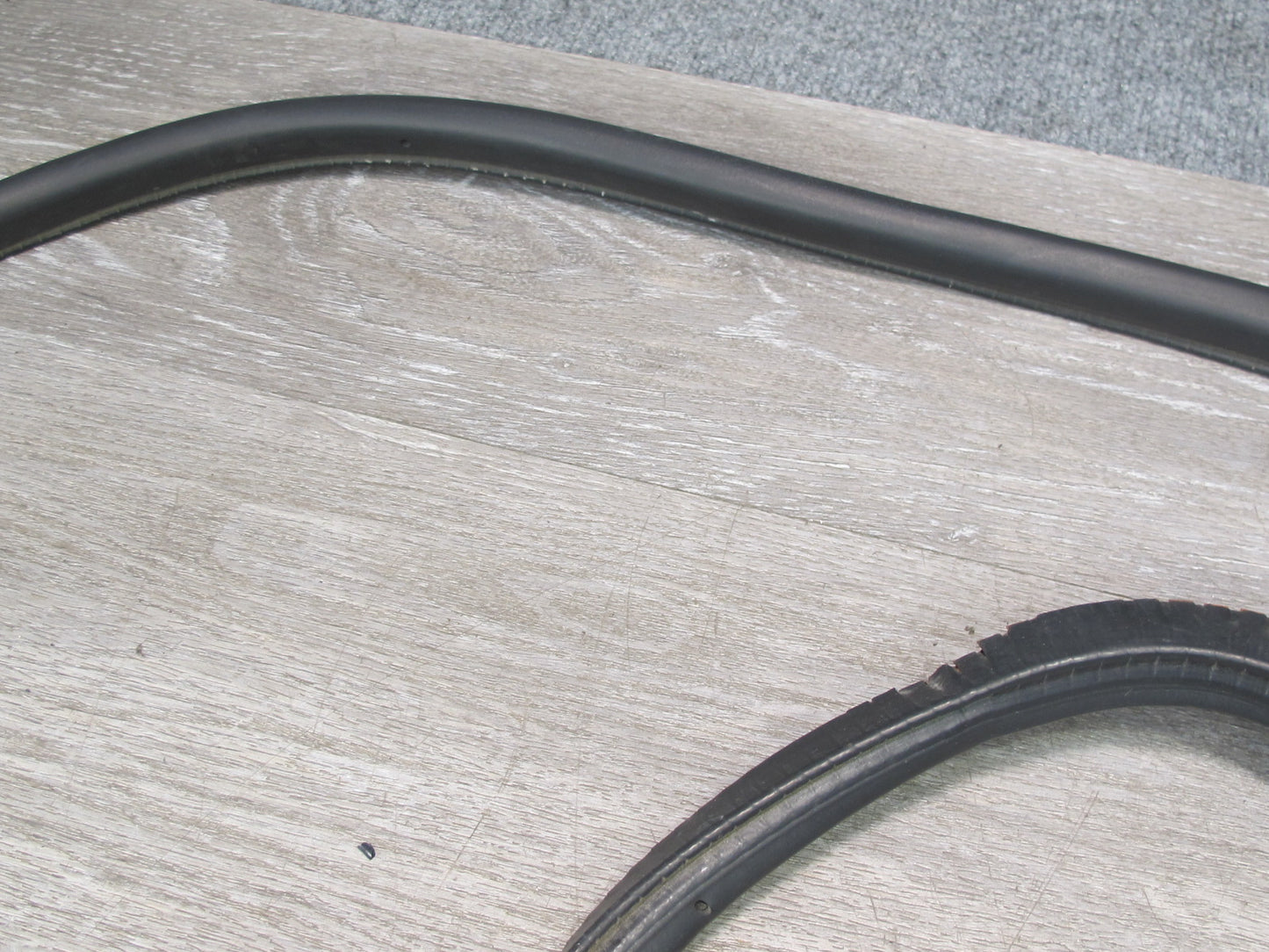 2006-2012 Bentley Flying Spur Front Hood Bonnet Weatherstrip Rubber Seal