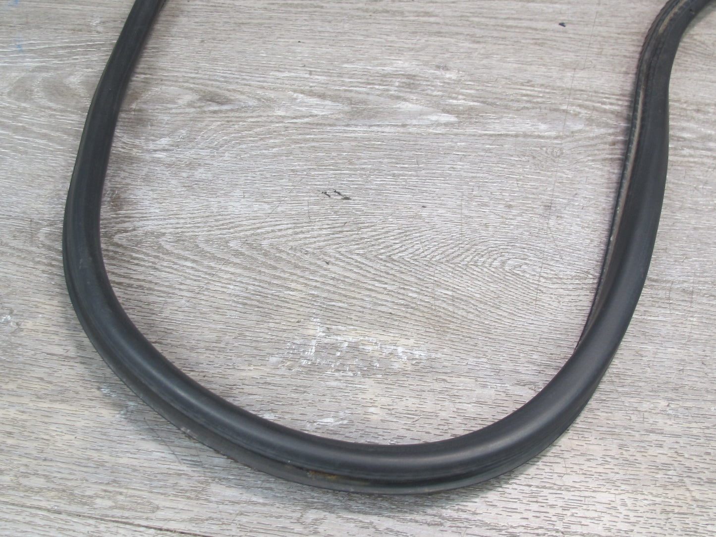 2006-2012 Bentley Flying Spur Front Hood Bonnet Weatherstrip Rubber Seal