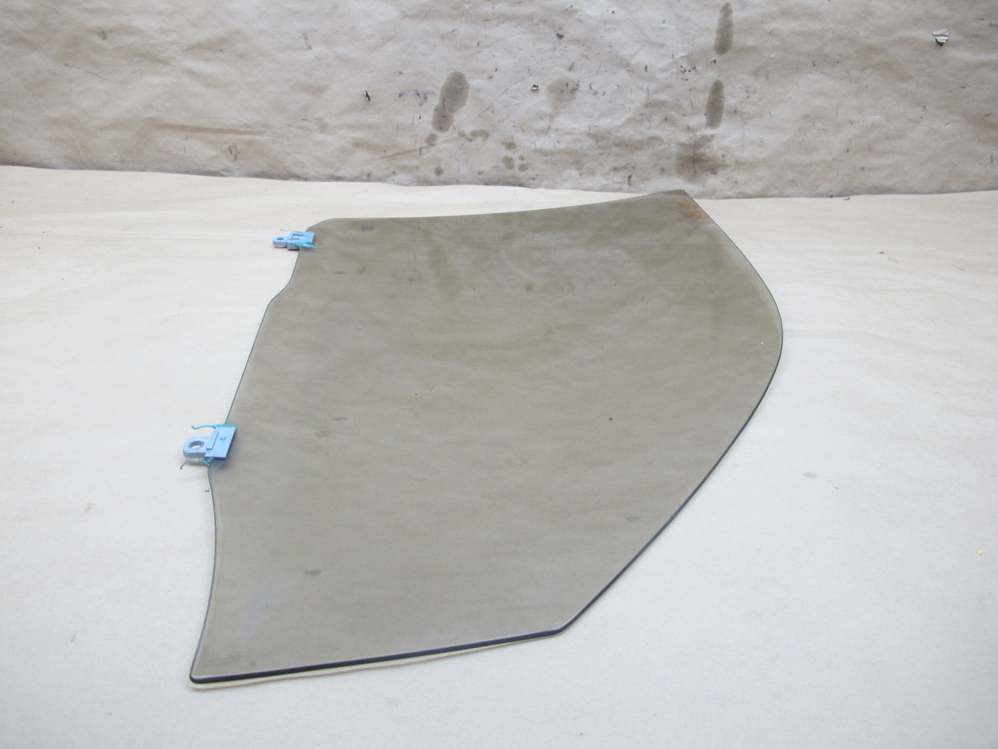 1998-2002 Lexus J100 LX470 Front Left Driver Side Door Glass Window