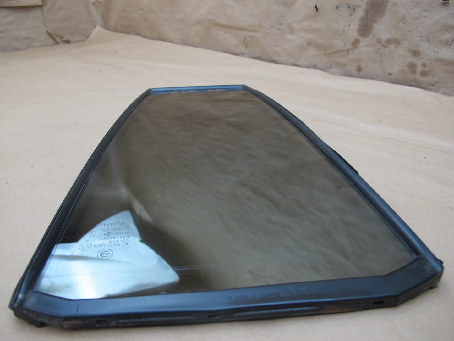 1998-2002 Lexus J100 LX470 Rear Right Side Door Vent Fixed Glass Window