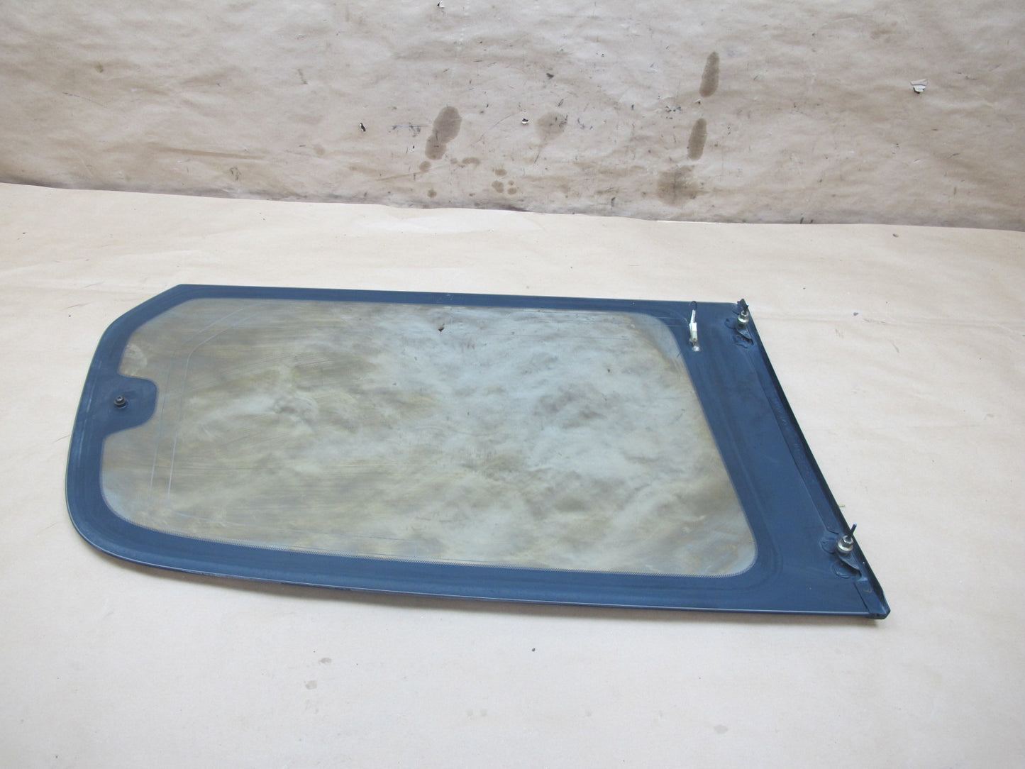 1998-2000 Lexus J100 LX470 Rear Right Passenger Side Quarter Glass Window