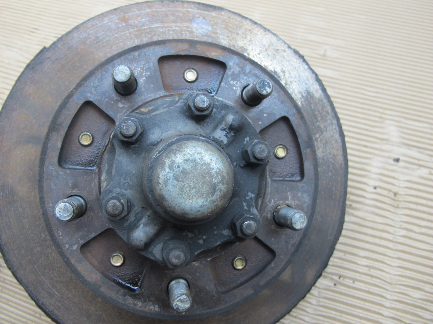 1998-2007 Lexus J100 LX470 Front Left Side Spindle Knuckle Wheel Hub Bearing