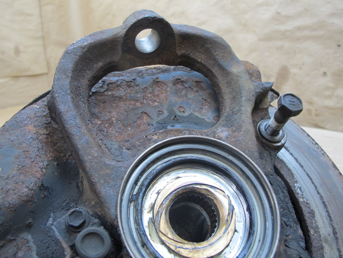 1998-2007 Lexus J100 LX470 Front Left Side Spindle Knuckle Wheel Hub Bearing