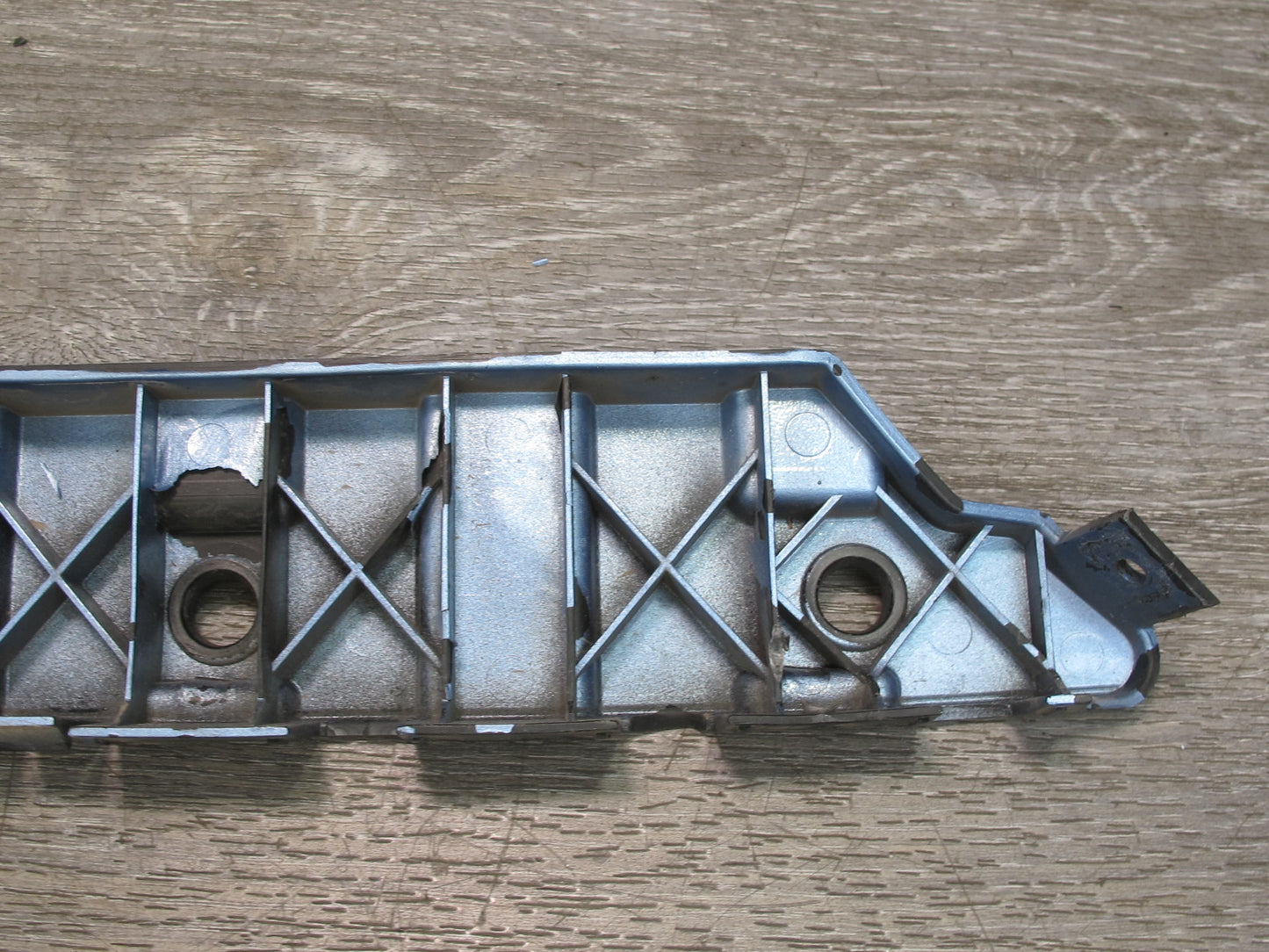 06-12 Bentley Continental Flying Spur Front Bumper Retainer Retaining Strip