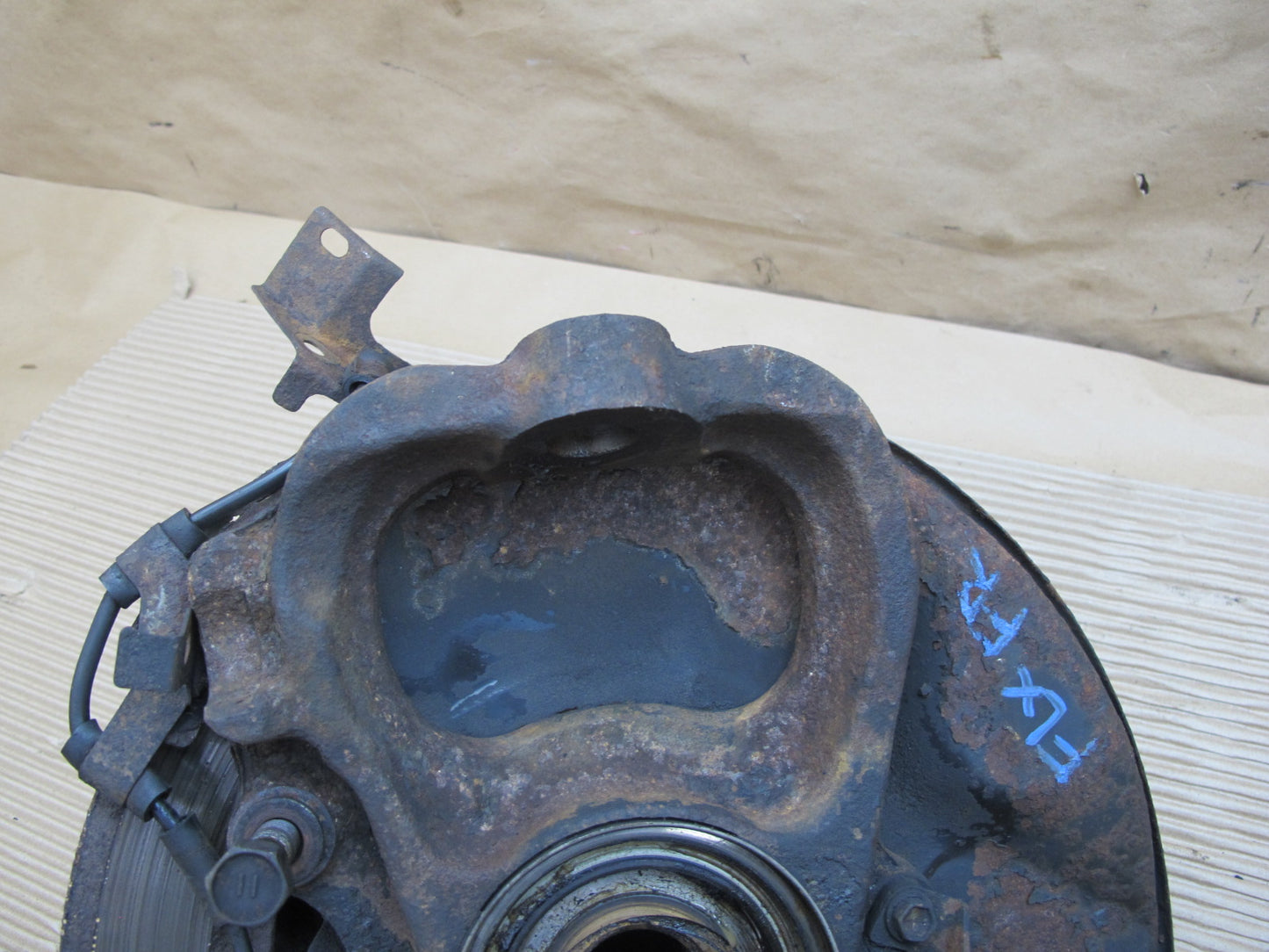 1998-2007 Lexus J100 LX470 Front Right Side Spindle Knuckle Wheel Hub Bearing