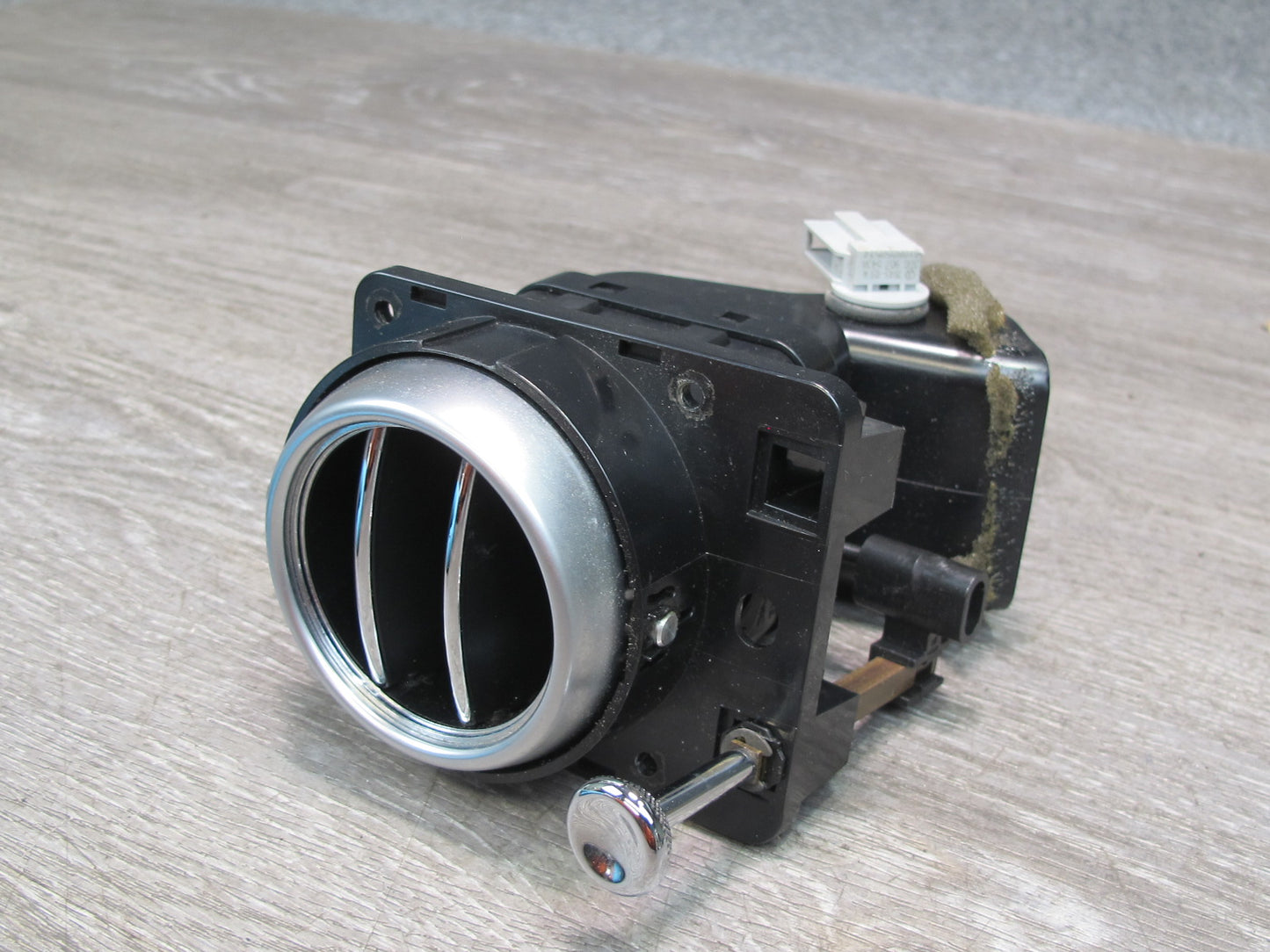 03-10 Bentley Continental GTC GT Flying Spur Rear Left or Right A/C Air Vent