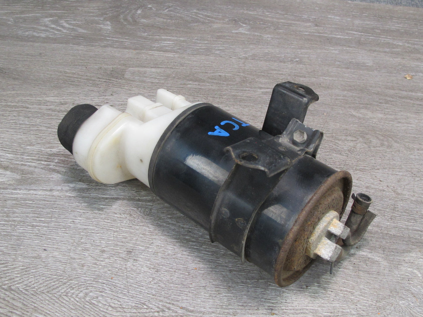 92-96 Toyota Cresta MARK2 JZX90 Fuel Evap Vapor Charcoal Canister OEM