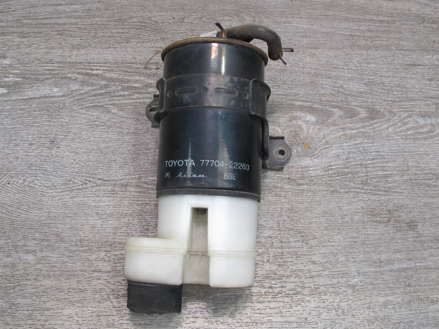 92-96 Toyota Cresta MARK2 JZX90 Fuel Evap Vapor Charcoal Canister OEM