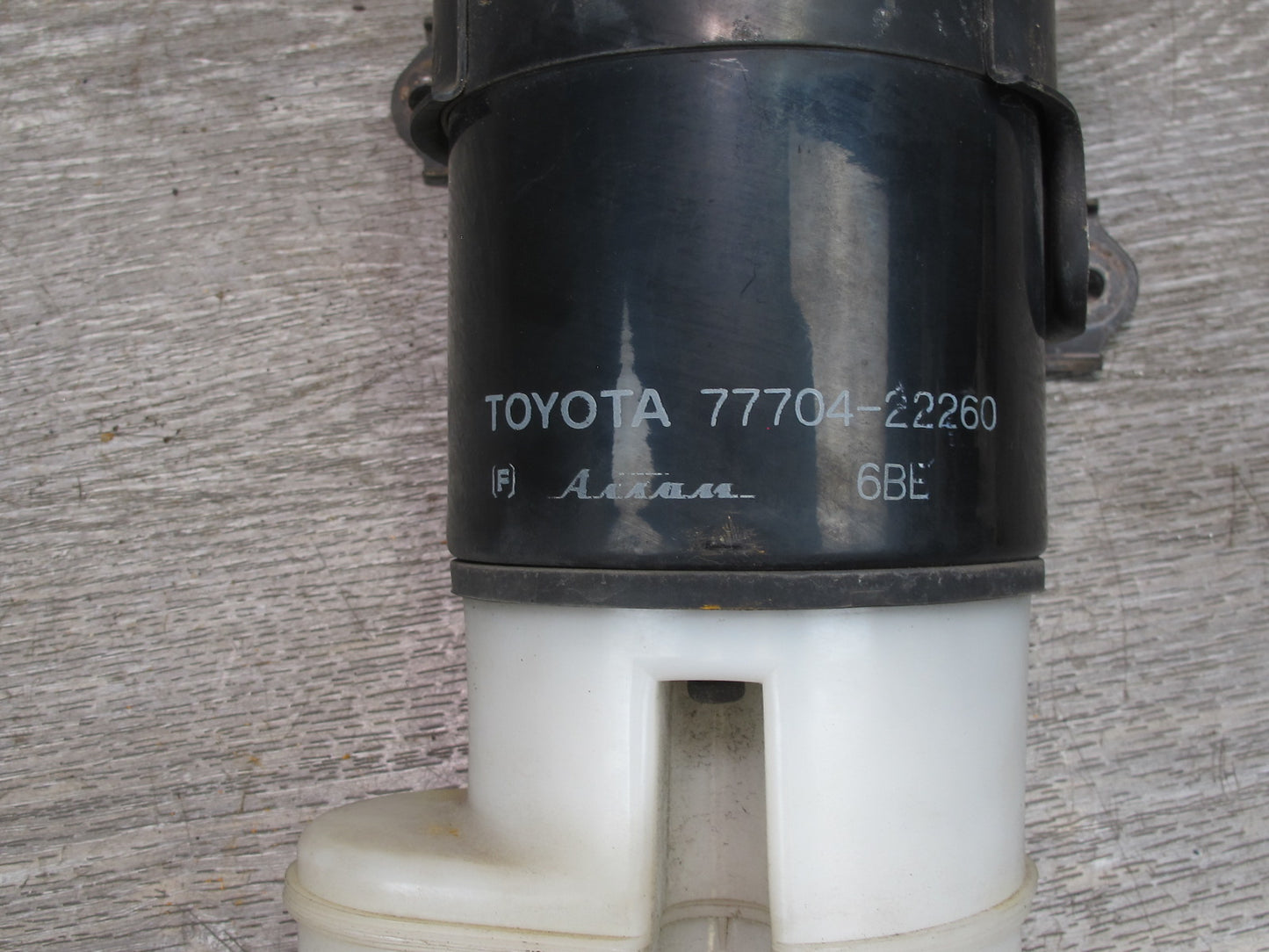 92-96 Toyota Cresta MARK2 JZX90 Fuel Evap Vapor Charcoal Canister OEM