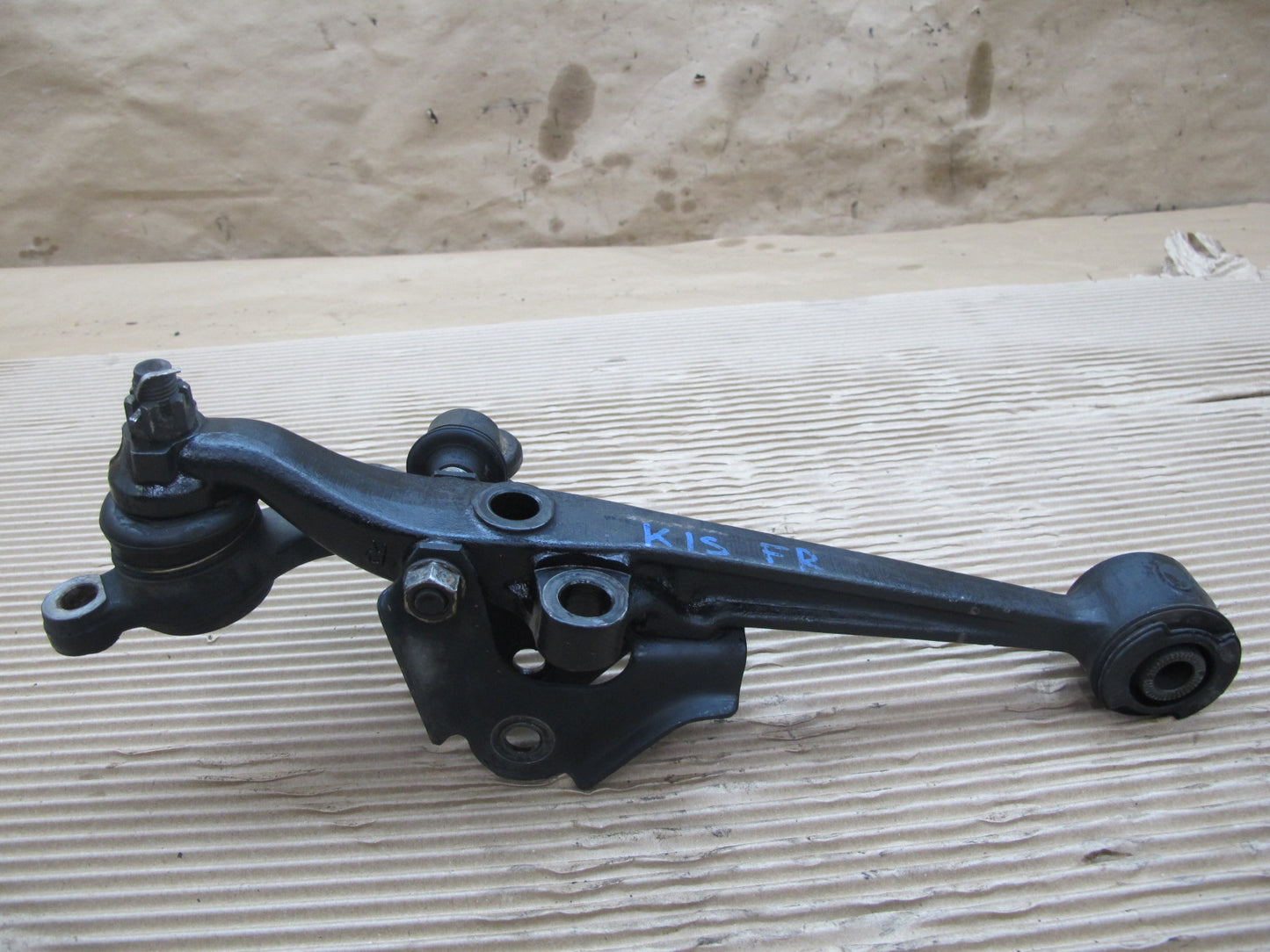 01-05 Lexus JCE10L IS300 Set of 2 Front Right Suspension Lower Control Arm OEM