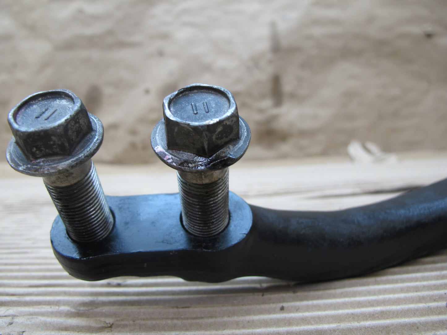 01-05 Lexus JCE10L IS300 Set of 2 Front Right Suspension Lower Control Arm OEM