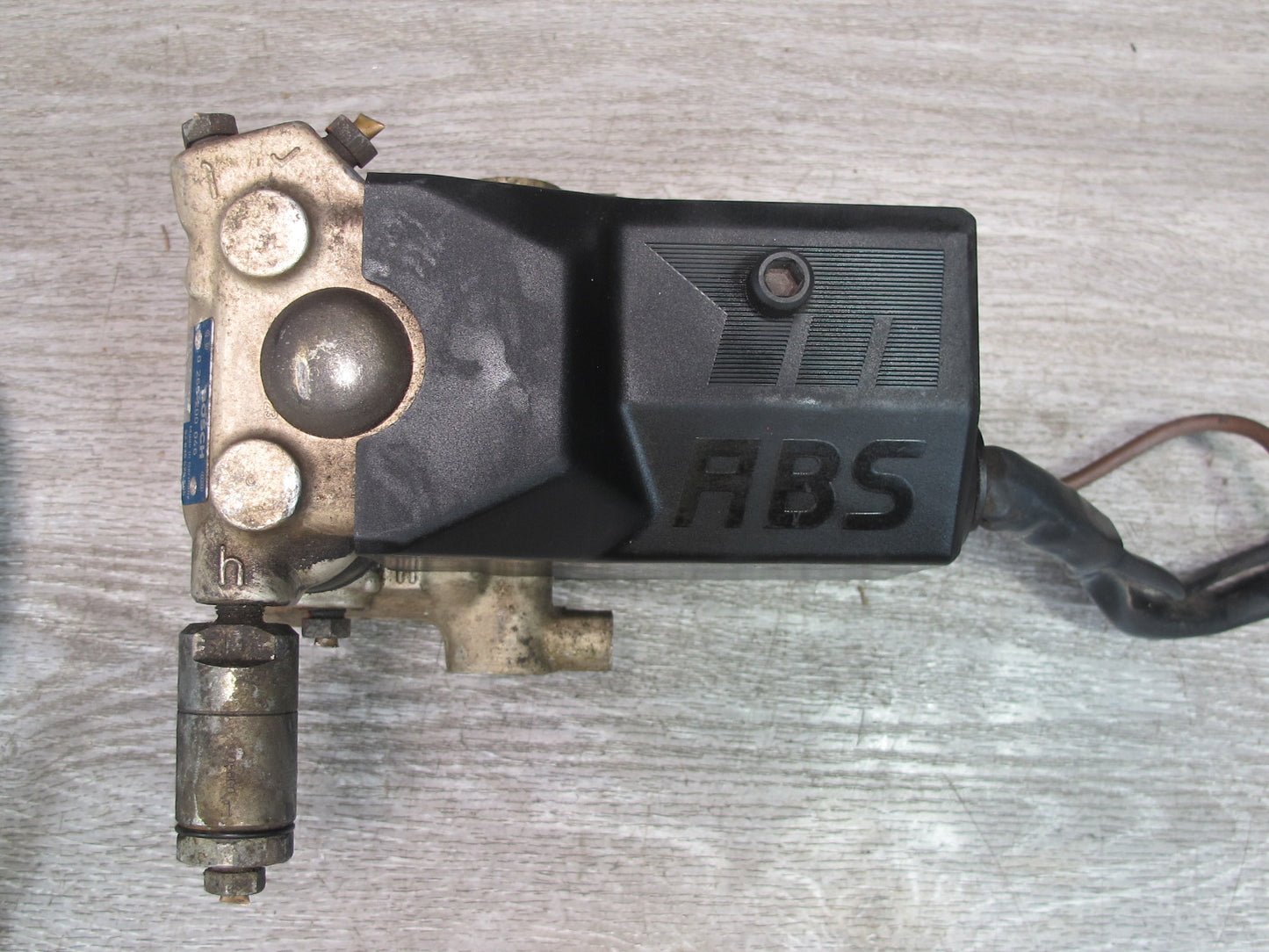 1989-1991 Porsche 928 S4 Anti Lock Brake ABS Pump Module Unit