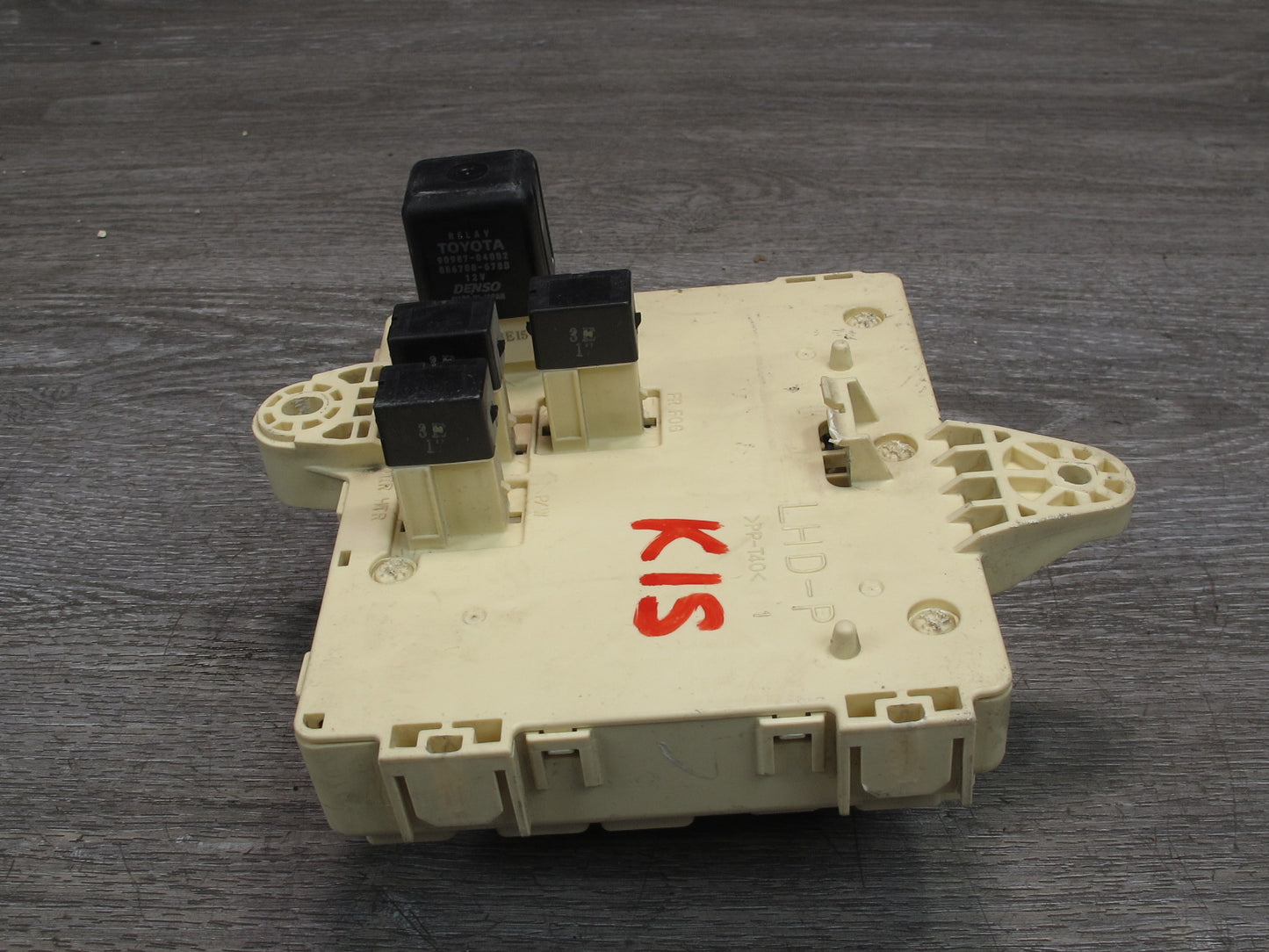 02-05 Lexus JCE10L IS300 Right Junction Fuse Relay Box OEM