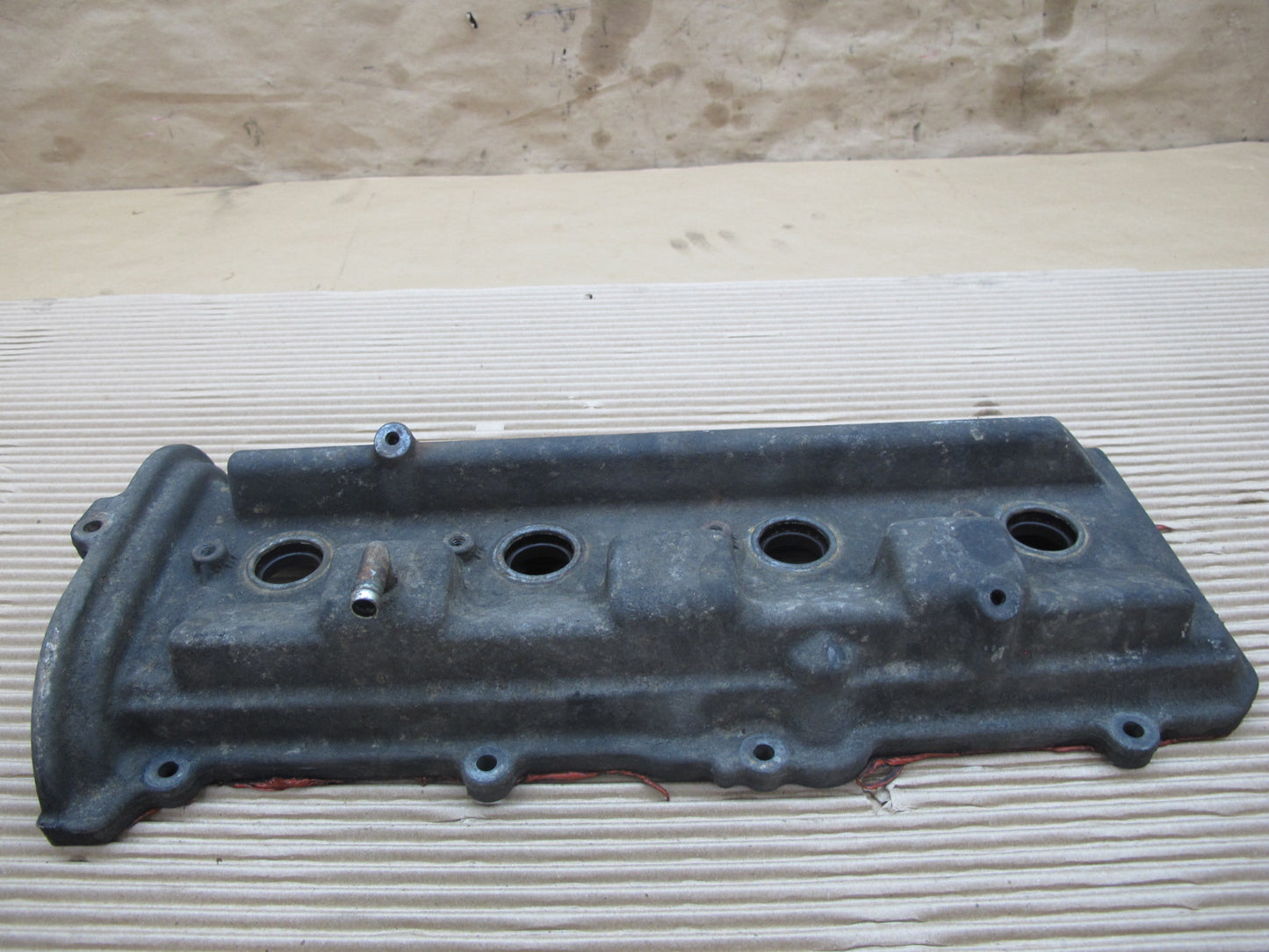 1998-2002 Lexus UZJ100L LX470 2UZFE Engine Right Cylinder Head Valve Cover