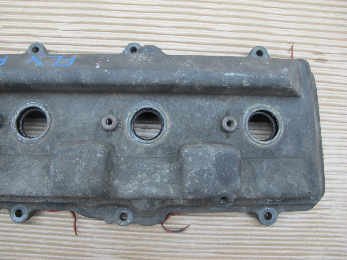 1998-2002 Lexus UZJ100L LX470 2UZFE Engine Right Cylinder Head Valve Cover