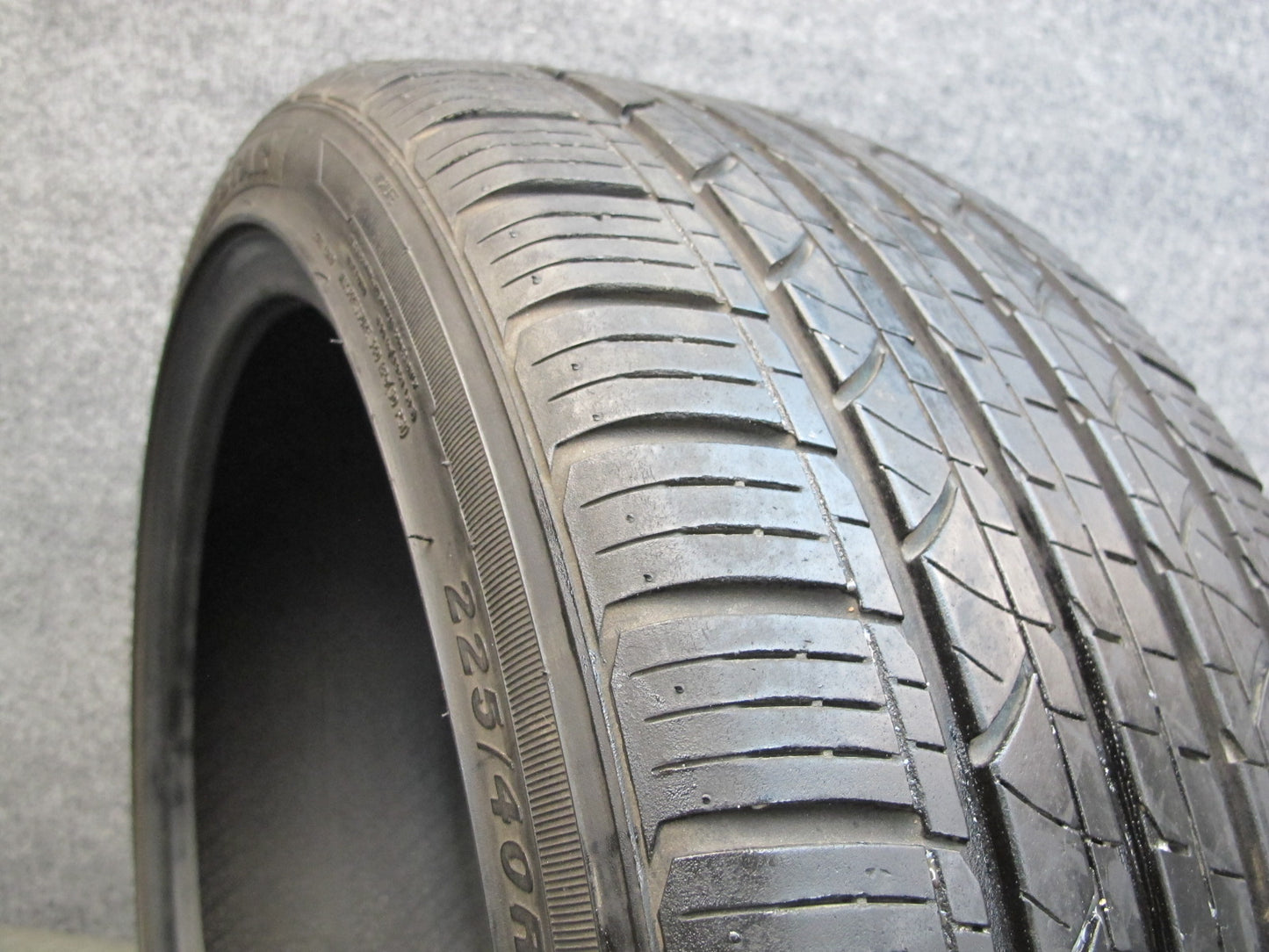 Milestar MS932 Sport A/S Tire 225/40 R18 92V XL 1121 8/32 Tread