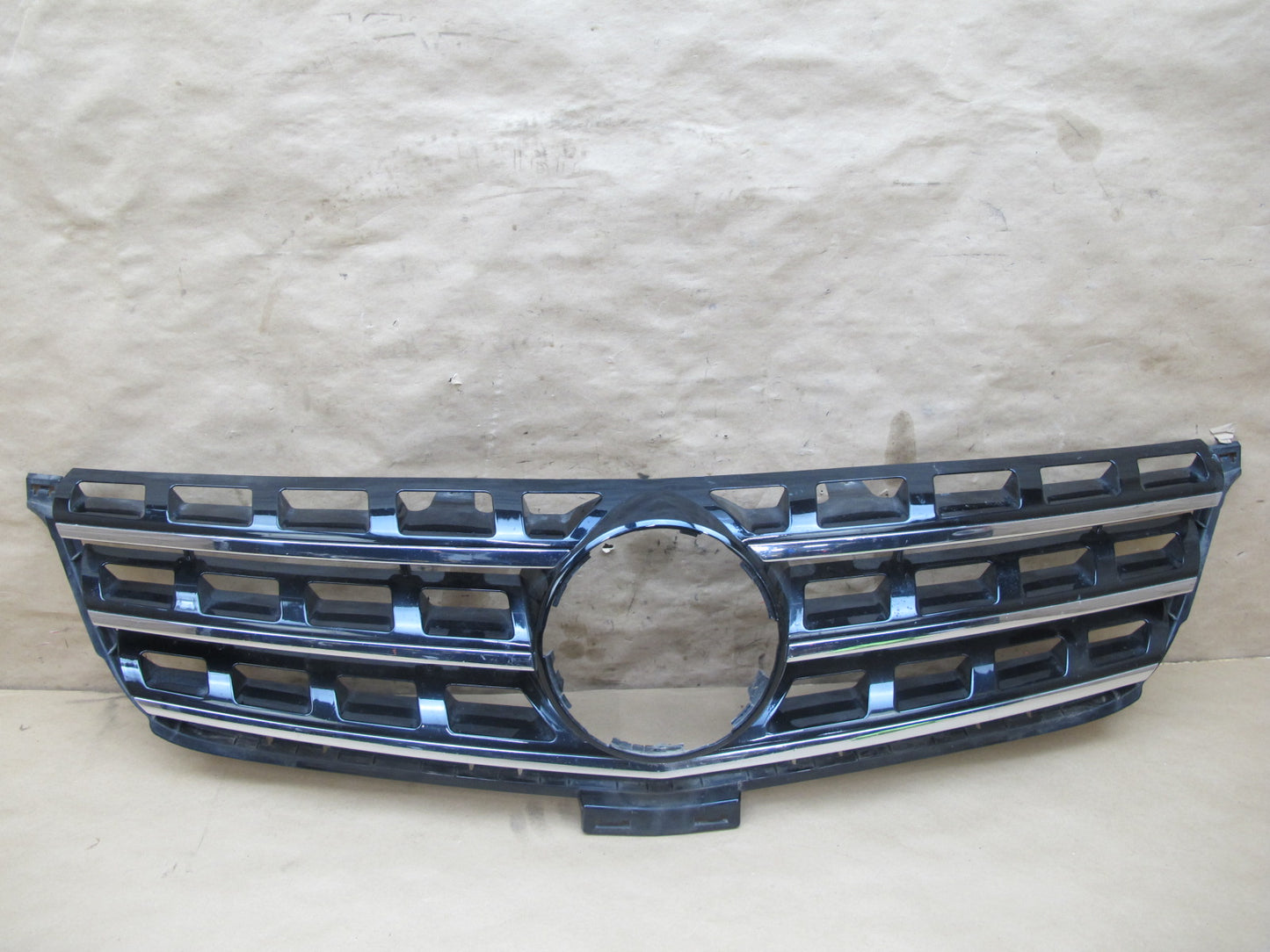 12-15 Mercedes W166 Ml-class Front Bumper Upper Chrome Grille Trim OEM