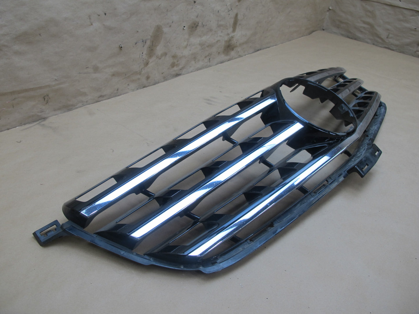 12-15 Mercedes W166 Ml-class Front Bumper Upper Chrome Grille Trim OEM