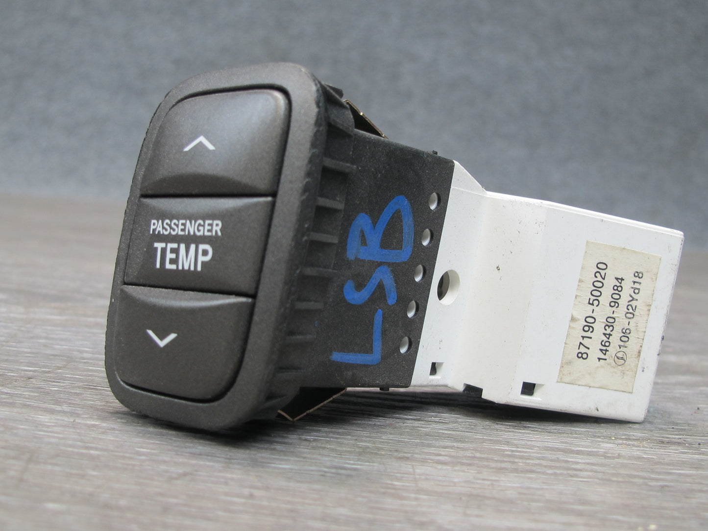 01-06 Lexus UCF30L LS430 Dash Passenger Temperature Control Button Switch OEM