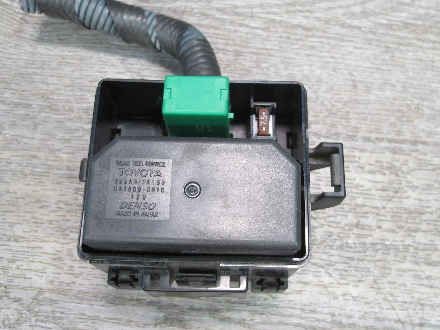 01-06 Lexus UCF30L LS430 Junction Fuse Relay Box Module OEM