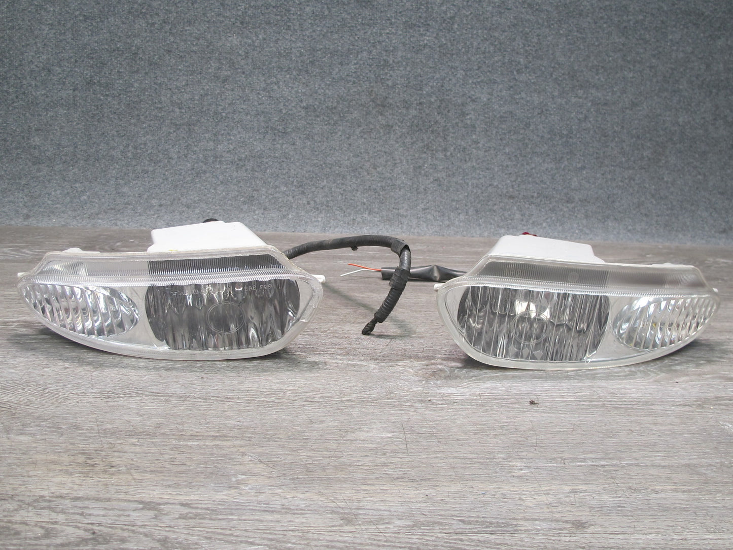 01-03 Lexus UCF30L LS430 Set of 2 Front Left Right Fog Driving Light Lamp OEM