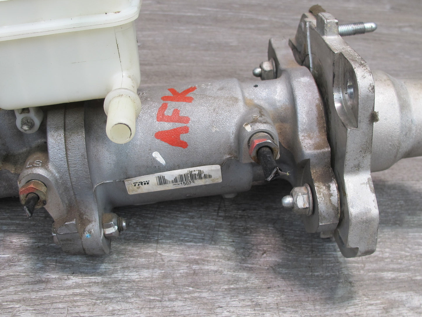 11-12 Fisker Karma Brake Master Cylinder w Tank Reservoir & Hose Pipe Line OEM