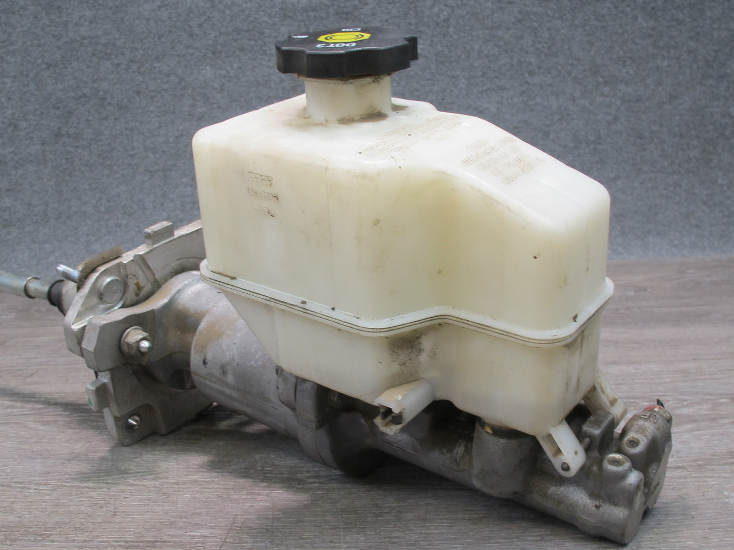 11-12 Fisker Karma Brake Master Cylinder w Tank Reservoir & Hose Pipe Line OEM