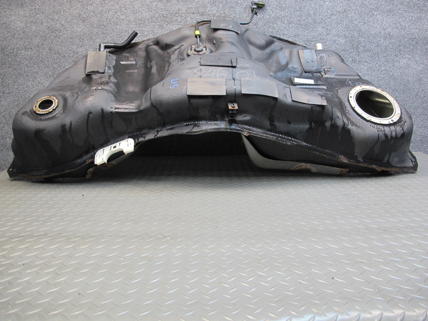 06-15 Lexus IS350 IS250 Gas Fuel Tank Assembly OEM