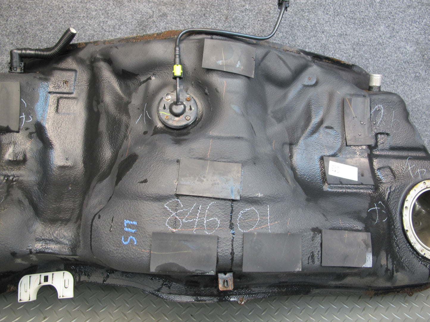 06-15 Lexus IS350 IS250 Gas Fuel Tank Assembly OEM