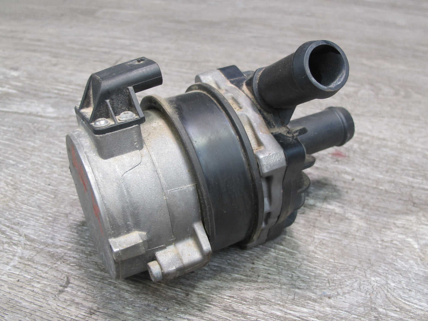 11-12 Fisker Karma Auxiliary Coolant Water Pump OEM