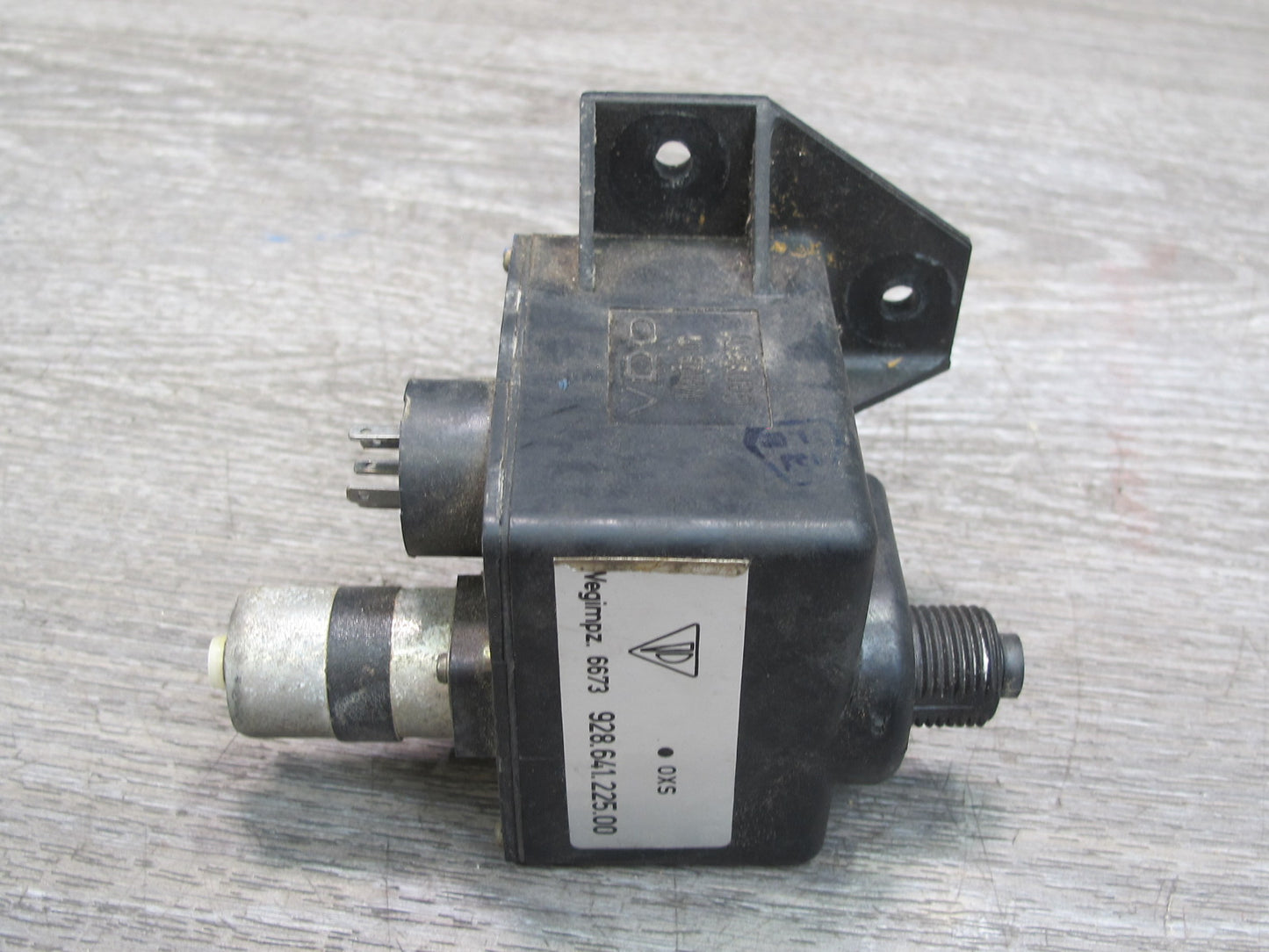 1978-1984 Porsche 928 S Catalytic Converter Counter Switch 92864122500