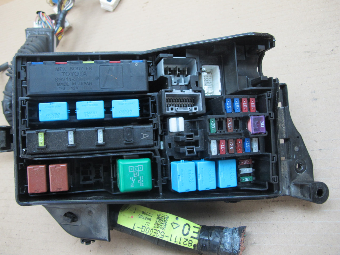 10-11 Lexus IS350 IS250 Convertible Engine Bay Power Fuse Junction Box OEM
