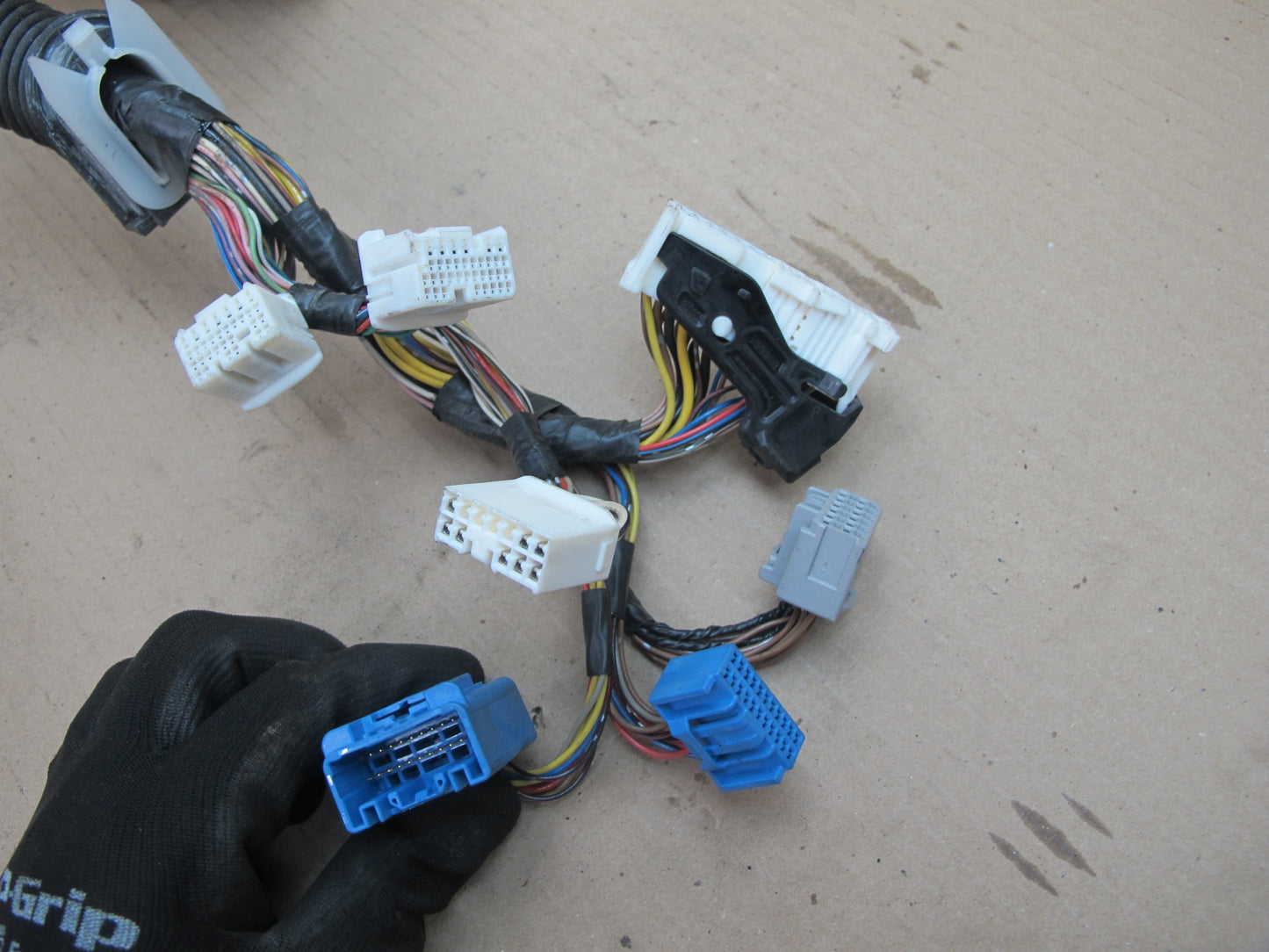 10-11 Lexus IS350 IS250 Convertible Engine Bay Power Fuse Junction Box OEM