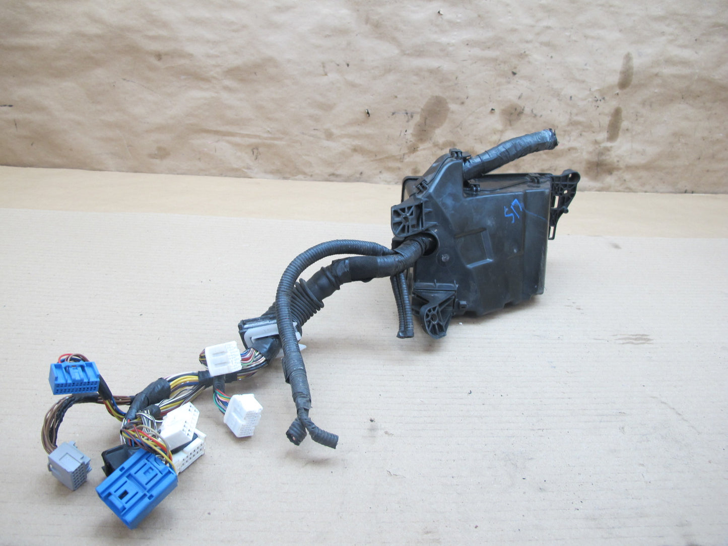 10-11 Lexus IS350 IS250 Convertible Engine Bay Power Fuse Junction Box OEM