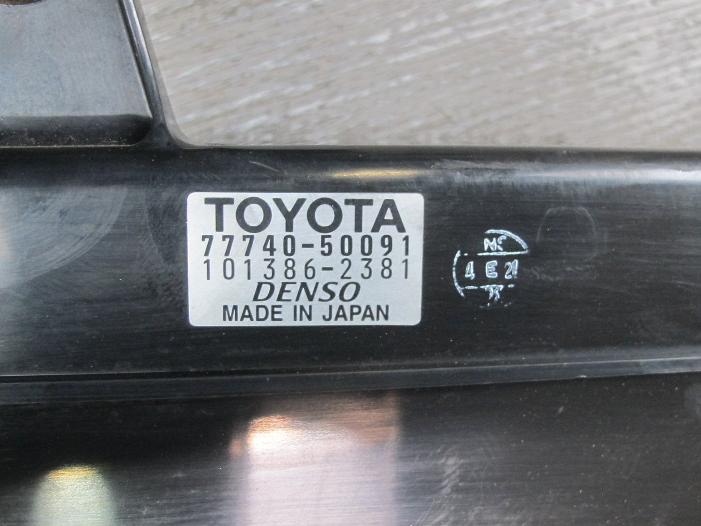01-03 Lexus UCF30L LS430 Fuel Evap Vapor Charcoal Canister 77740-50091 OEM