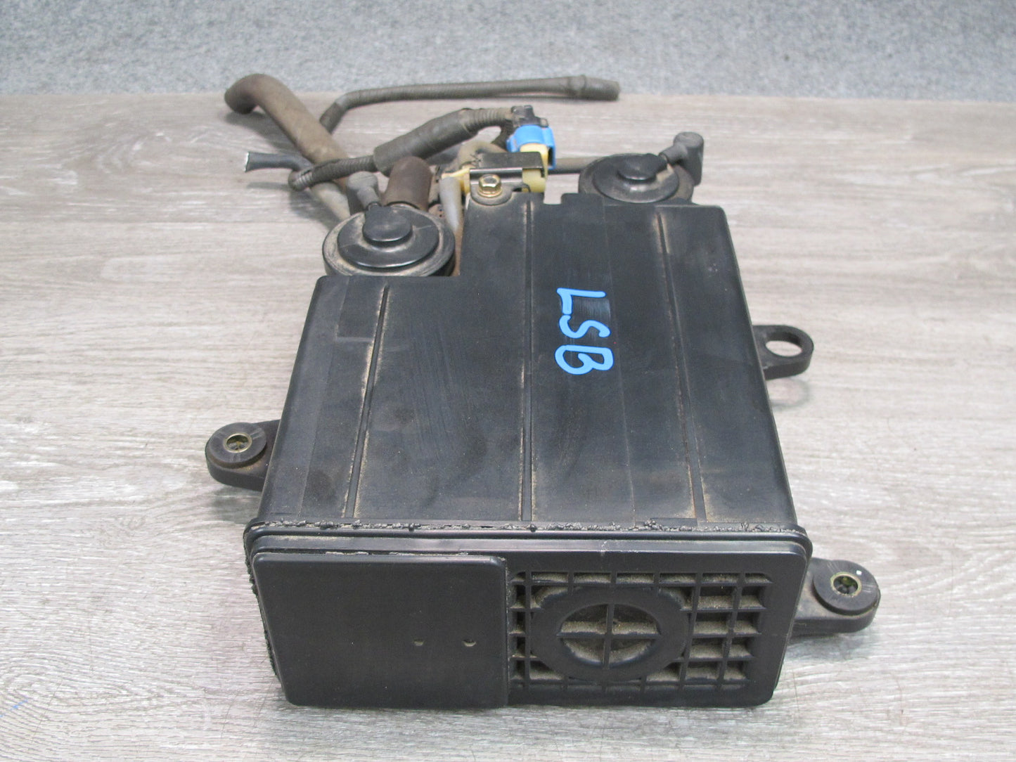 01-03 Lexus UCF30L LS430 Fuel Evap Vapor Charcoal Canister 77740-50091 OEM