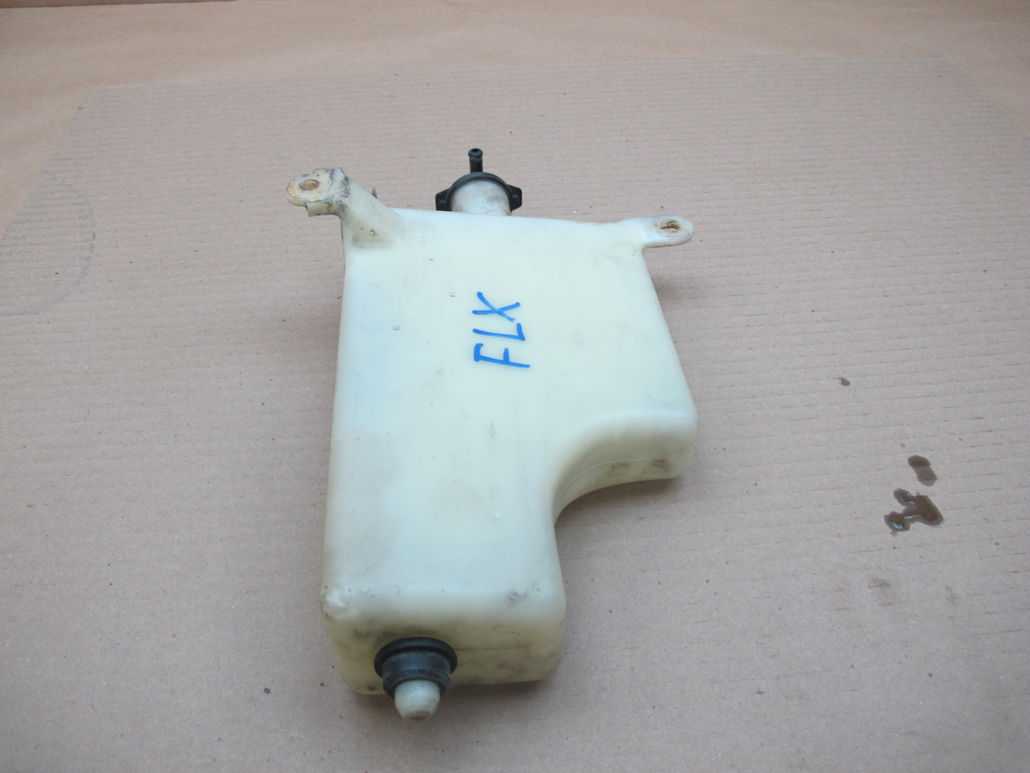 1998-2007 Lexus UZJ100L LX470 Engine Coolant Expansion Overflow Reservoir Tank